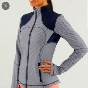 Lululemon define jacket size 4